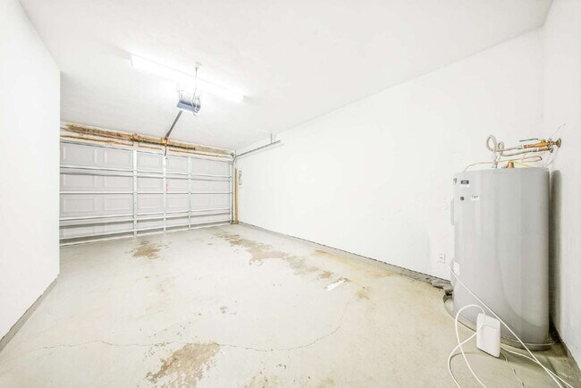 Building Photo - 1402 Sturbridge Pl