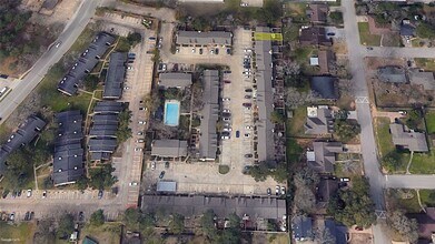 Building Photo - 2030 Plantation Dr