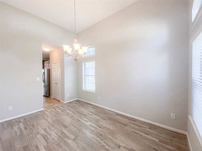 Building Photo - 6227 Carnaby Ln
