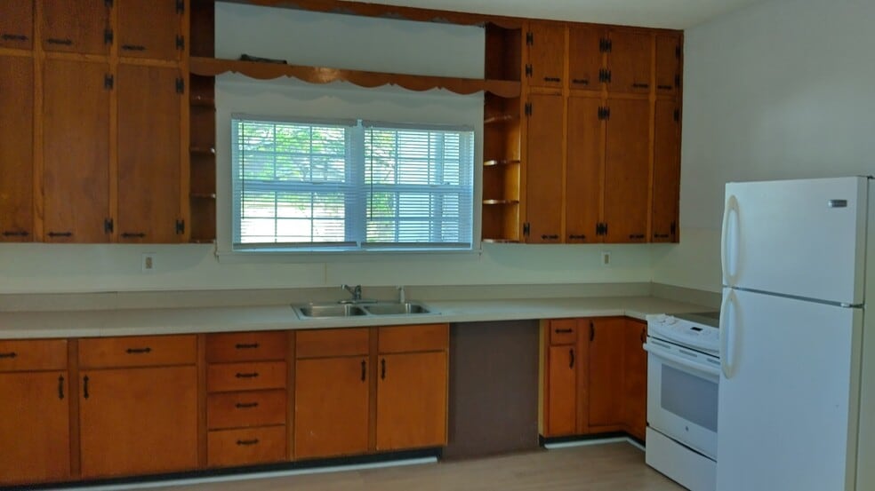 Building Photo - 3701 Dubose St SW