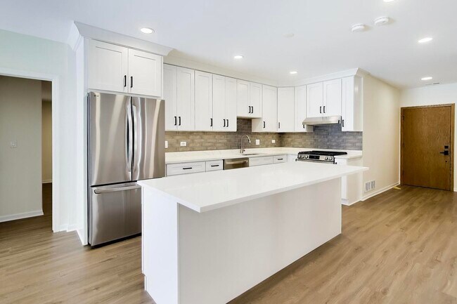 Building Photo - 1209 E Davis St