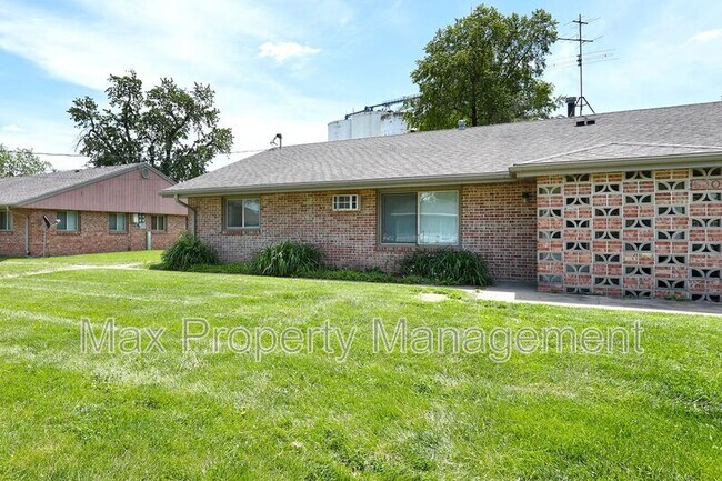 Building Photo - 530 Laurel St