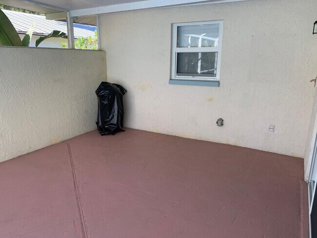 Building Photo - 1342 Torreya Cir