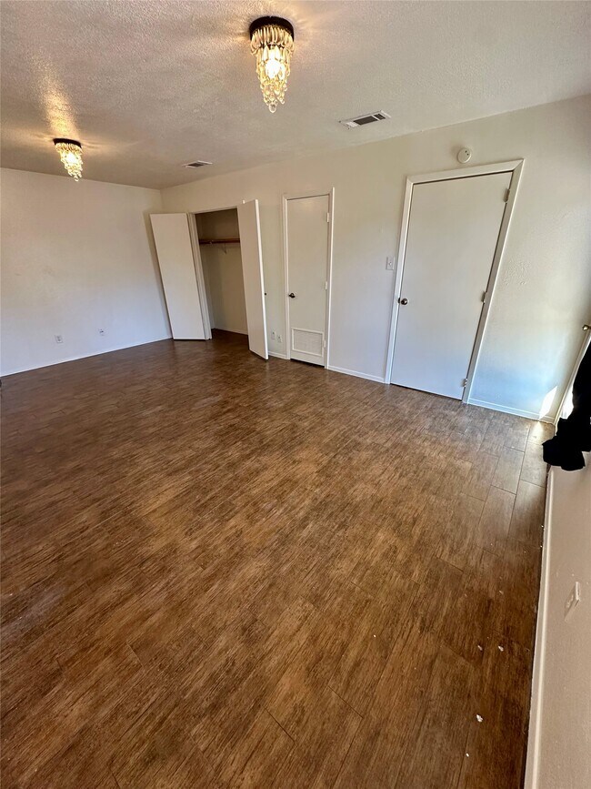 Building Photo - 17511 Possums Run Dr