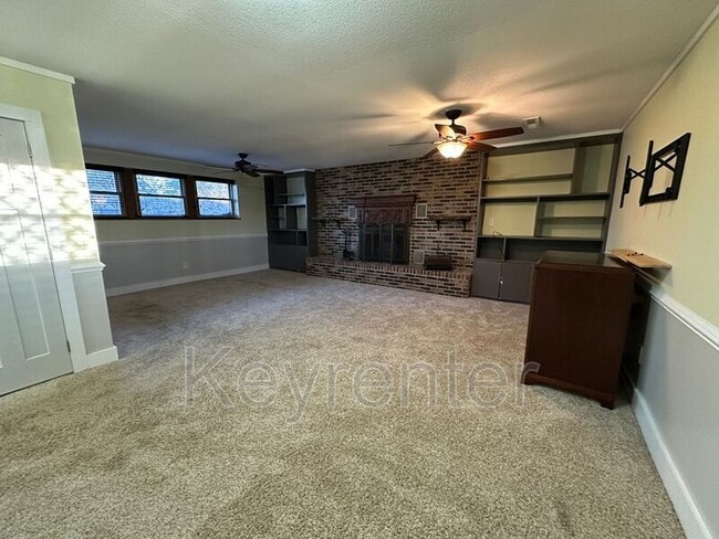 Building Photo - 303 Highstone Ln