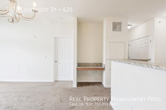 Building Photo - 3830 Lightfoot St