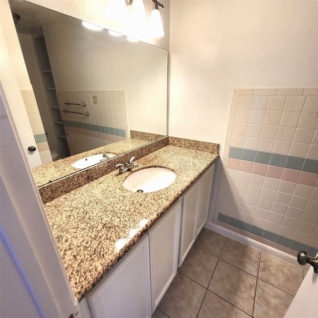 Building Photo - 17223 Artwood Ln