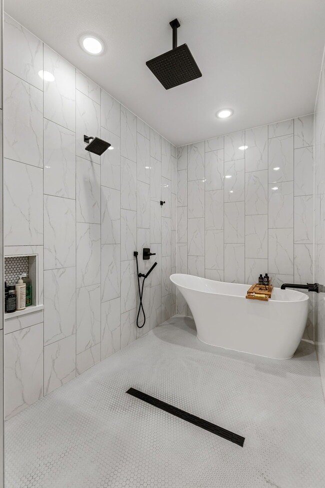 Building Photo - 304 Mariners Wy