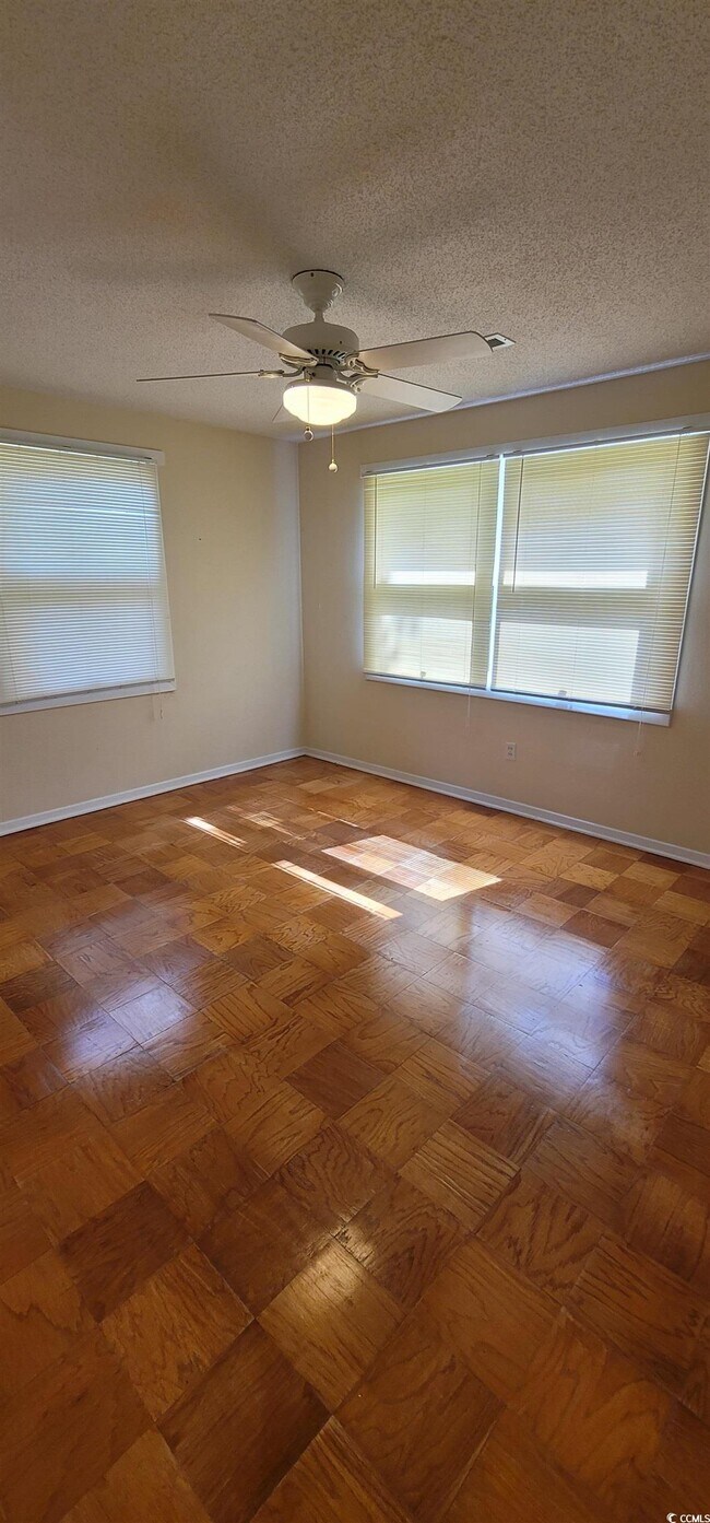 Building Photo - 609 Hibiscus Ave