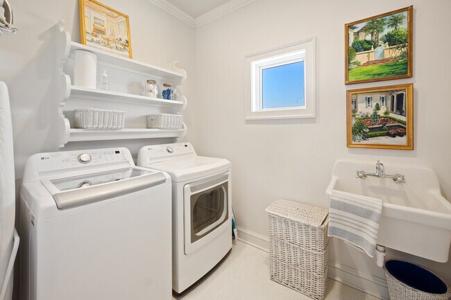 Building Photo - 886 Debordieu Blvd