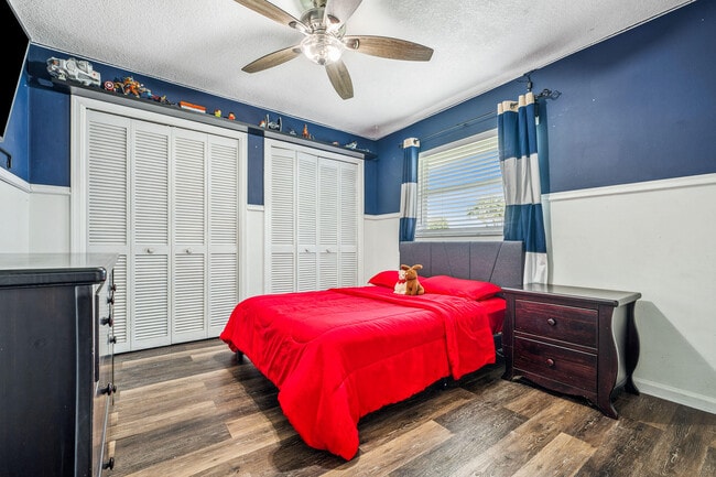 Building Photo - 11729 Greenbriar Cir