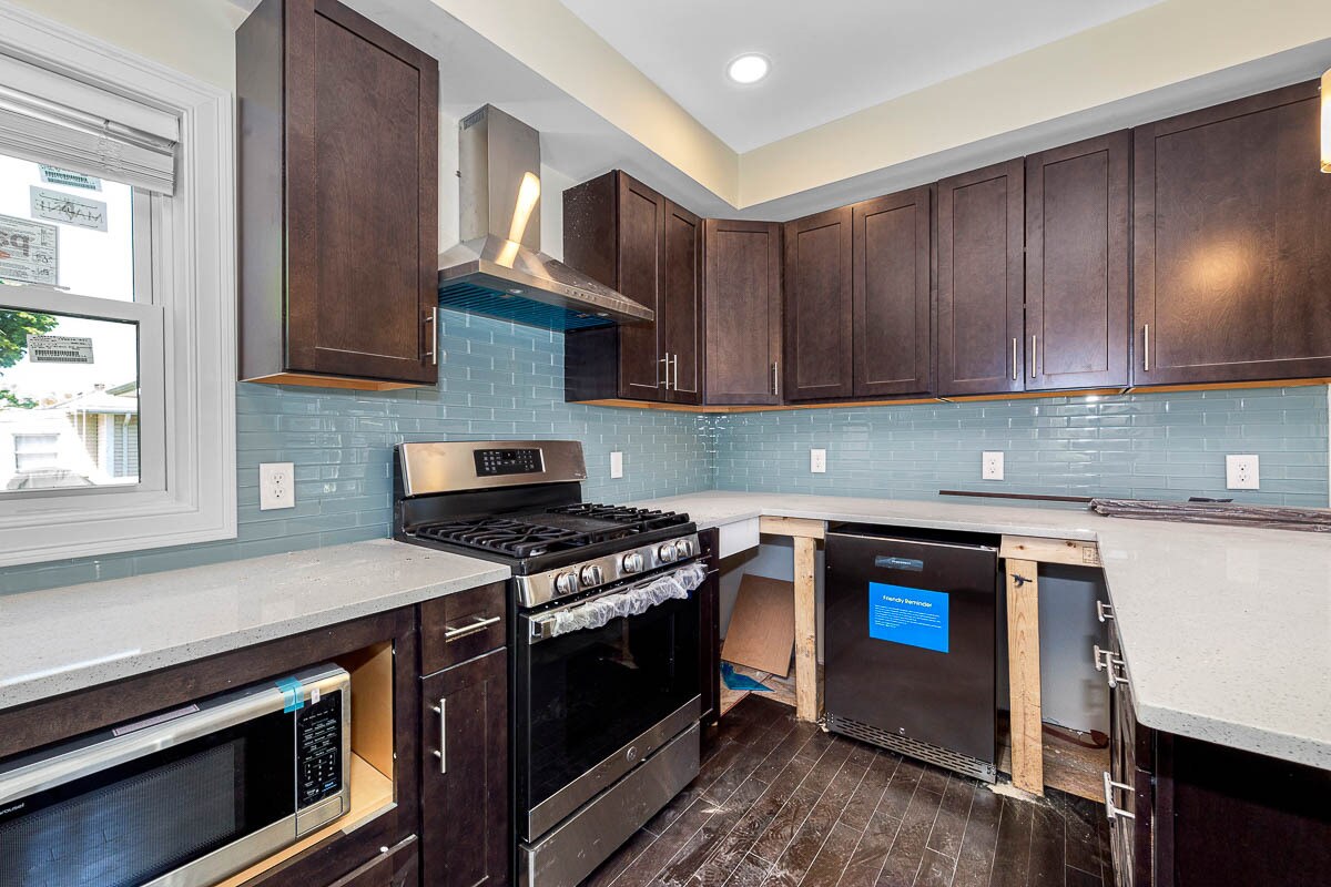 Building Photo - 72 Stanley Ave