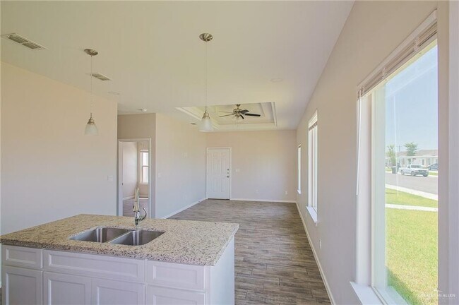 Building Photo - 14 Sandpiper Ave