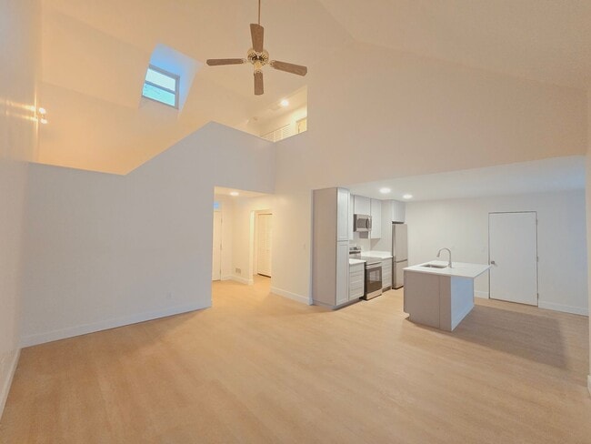 Building Photo - ? Stunning 3 Bedroom, 2 Bathroom Home! ?