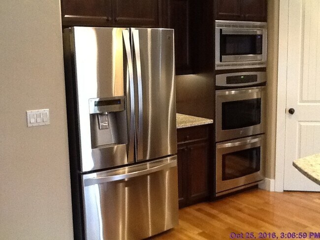 Building Photo - Beautiful home located it Madelyn estates in Meridian