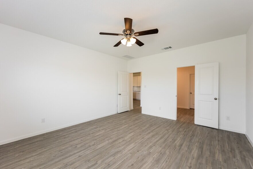 Building Photo - 15056 Nettleton Ml