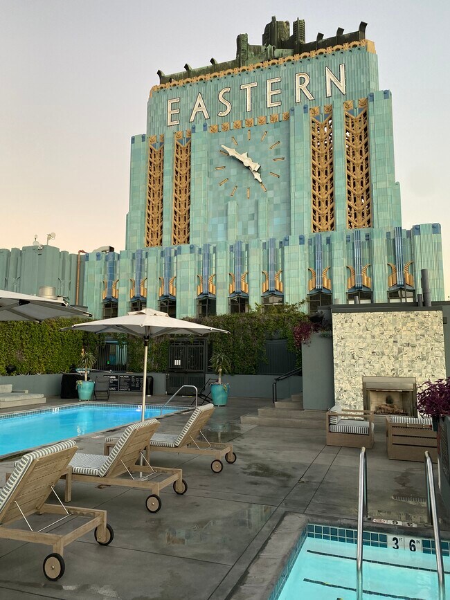 Building Photo - 849 S Broadway