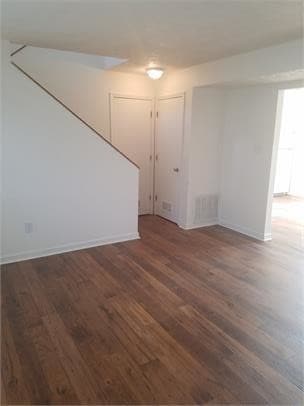 Building Photo - 217 Creekside Ct