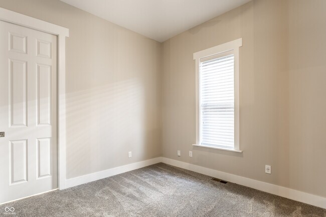 Building Photo - 1330 Marlowe Ave