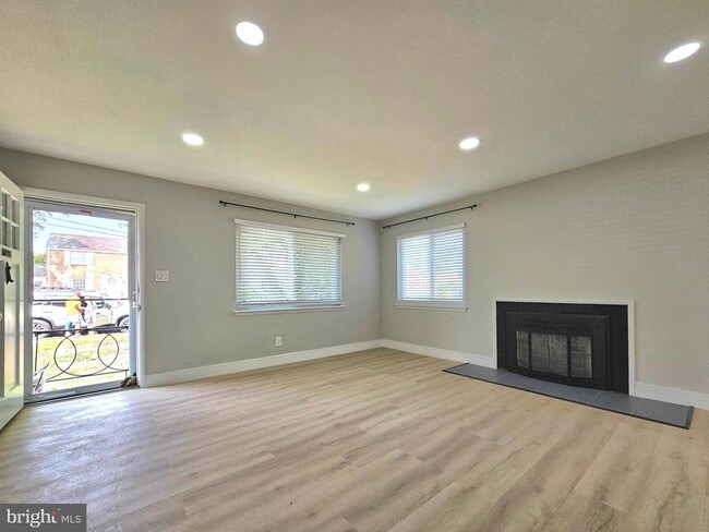Building Photo - 2115 N Harrison St