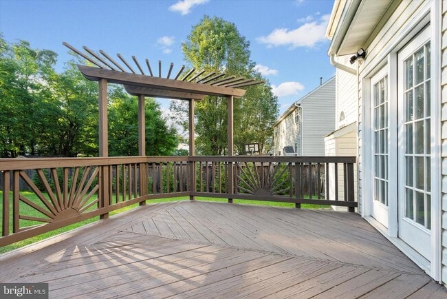 Building Photo - 2230 Community Dr