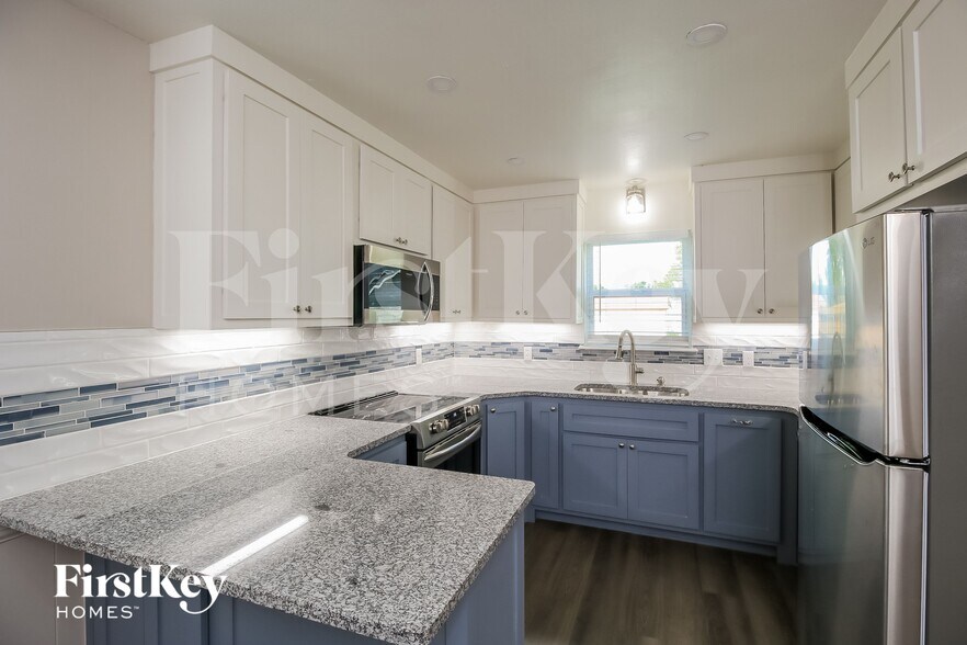 Building Photo - 743 Nancy Lynn Terrace