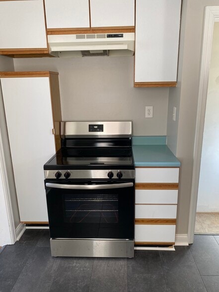 Building Photo - 5626 Leumas Rd