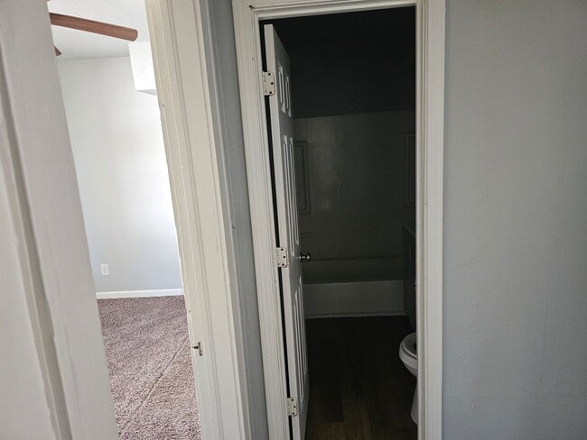 Building Photo - 1 Bed 1 Bath For Rent    50% off first mon...