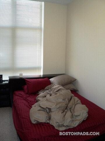 Building Photo - 81 Essex St