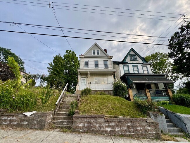 Building Photo - 42 Climax St