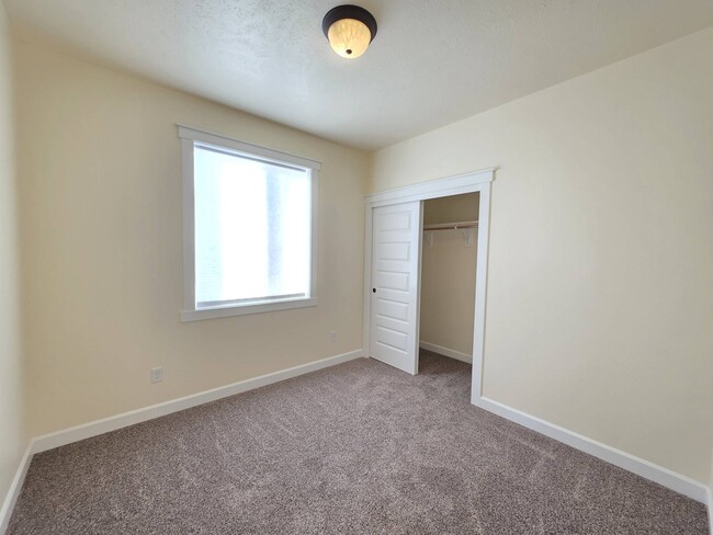 Building Photo - 4015 St Paul Ln