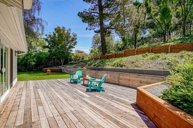Building Photo - Fully Renovated Orinda Home for Rent, Avai...
