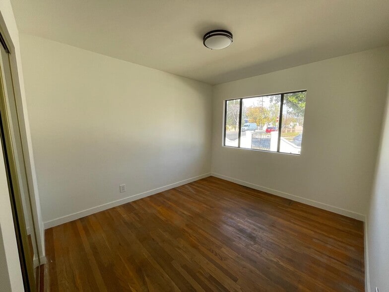 Building Photo - 7359 Amestoy Ave