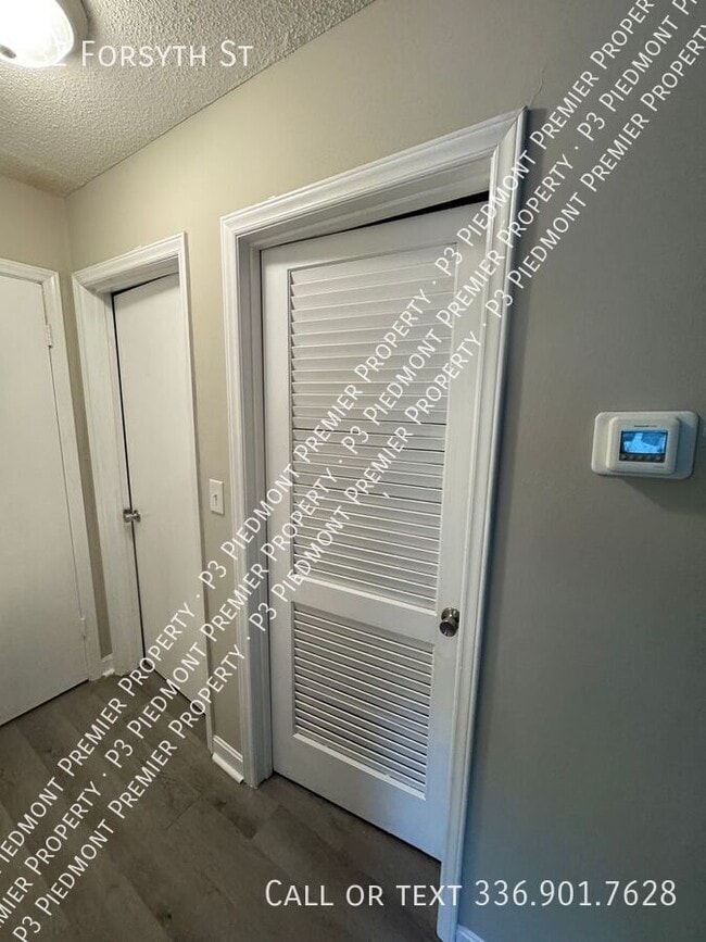 Building Photo - 32 Forsyth St