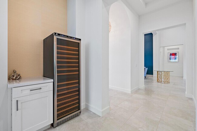 Building Photo - 8270 SE Pennock Trail