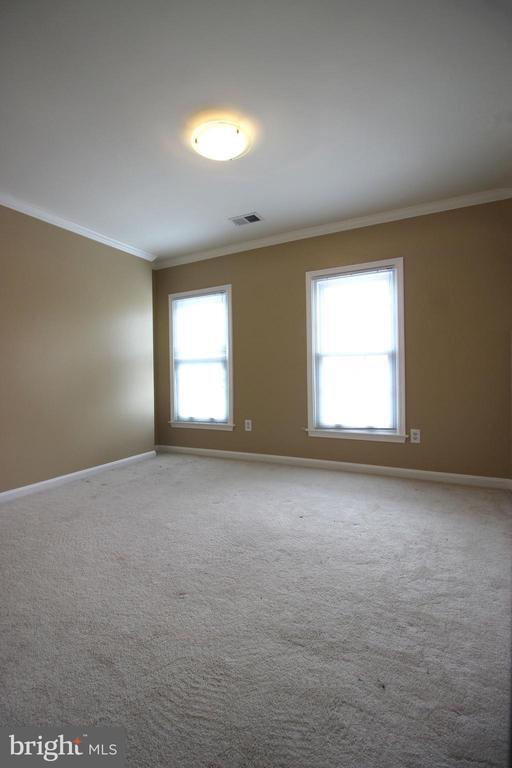 Building Photo - 10470 Courtney Dr