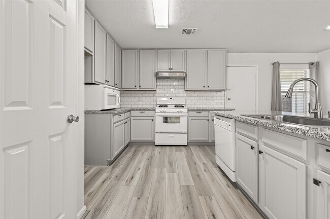 Building Photo - 7554 Appleberry Dr