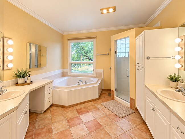Building Photo - 1032 Linden Gate Ct
