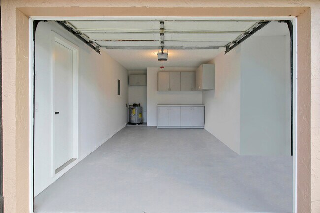 Building Photo - 8055 Sweetbriar Way