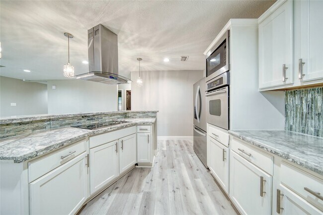 Building Photo - 4406 Mallard Dr