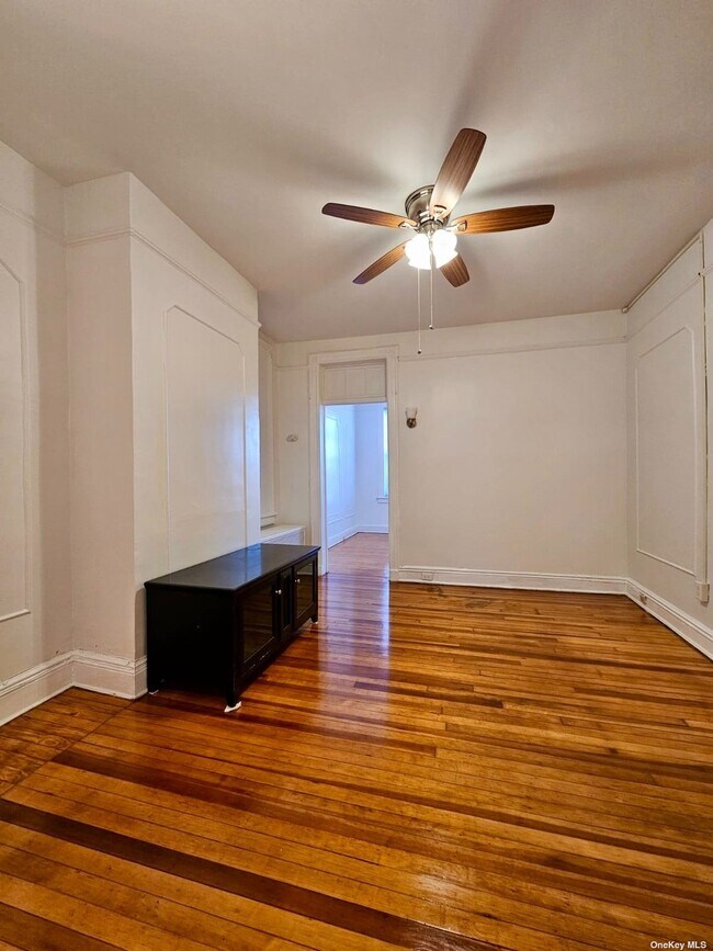 Building Photo - 21-20 41st St