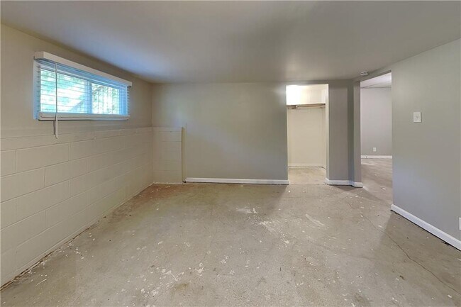 Building Photo - 122 Sherwood Forest Dr