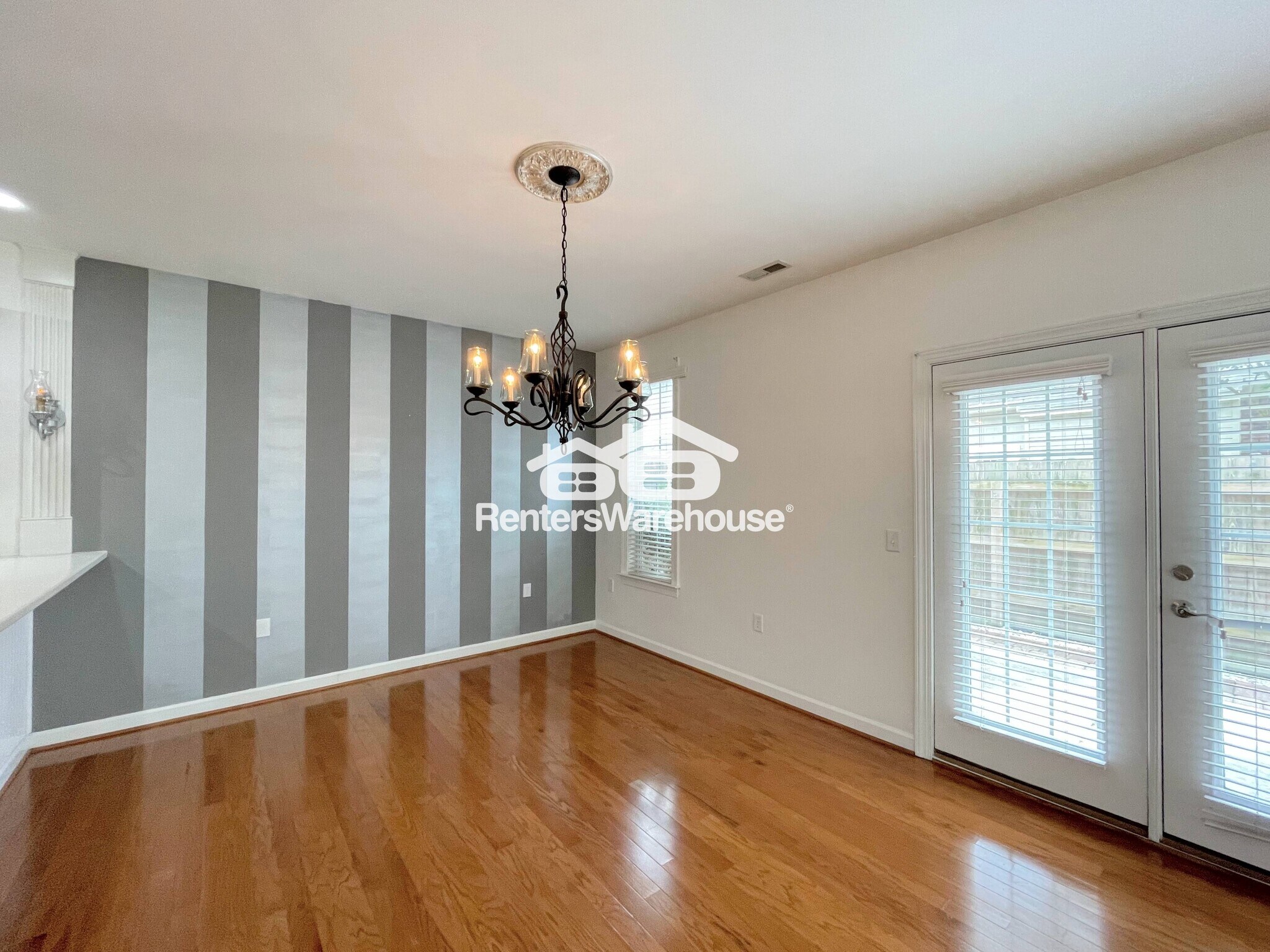 Building Photo - 3932 Cromwell Park Dr