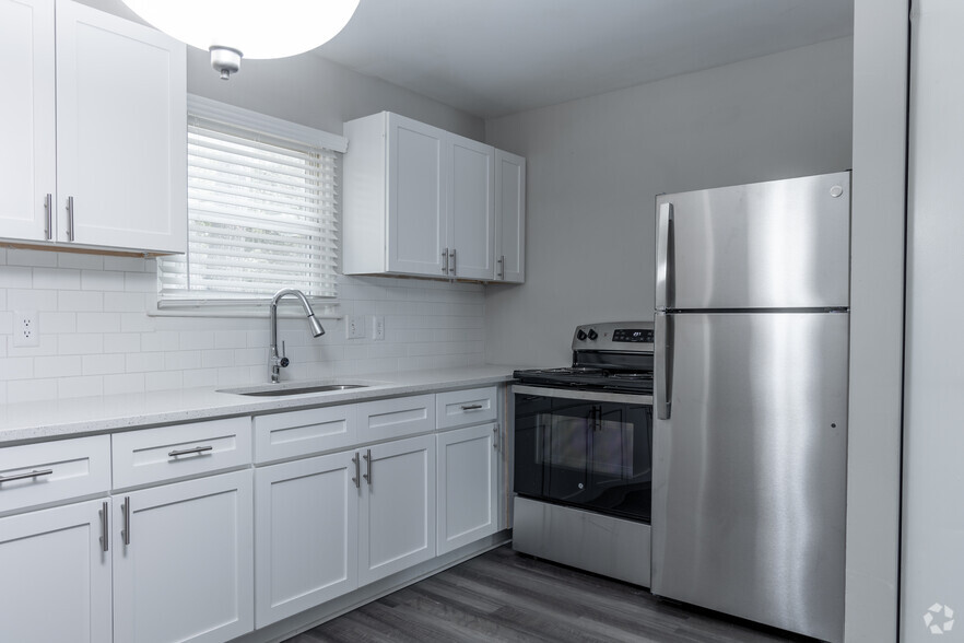 Primary Photo - Forest Ridge Apartments