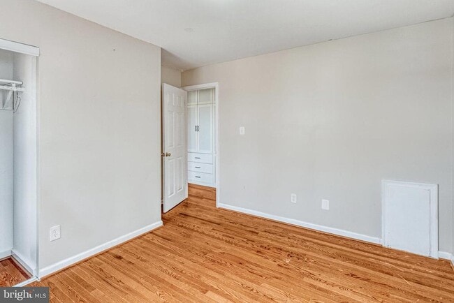 Building Photo - 2900 Williamsburg Ct
