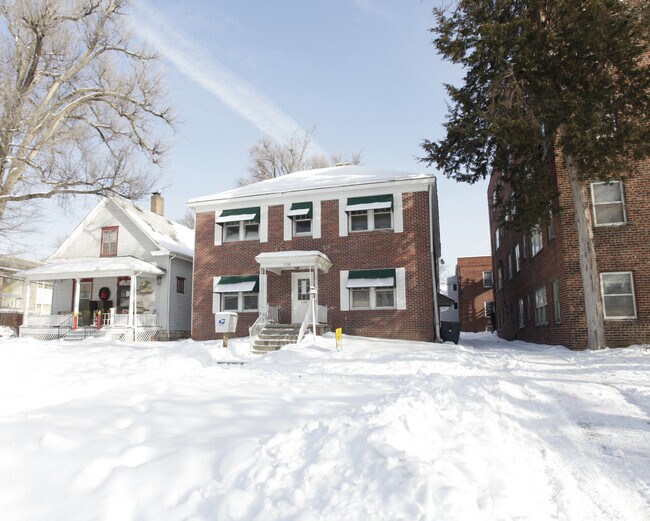 Building Photo - 1136 S 11th St