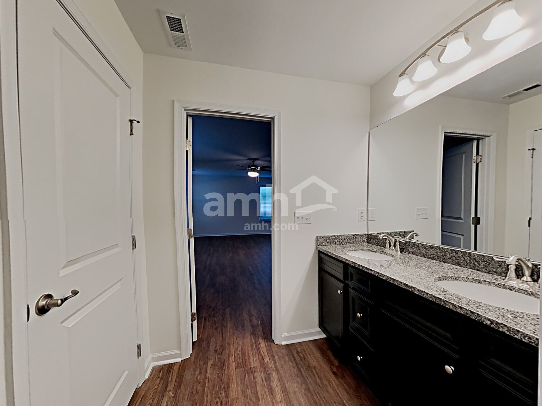 Building Photo - 5062 Twin River Dr
