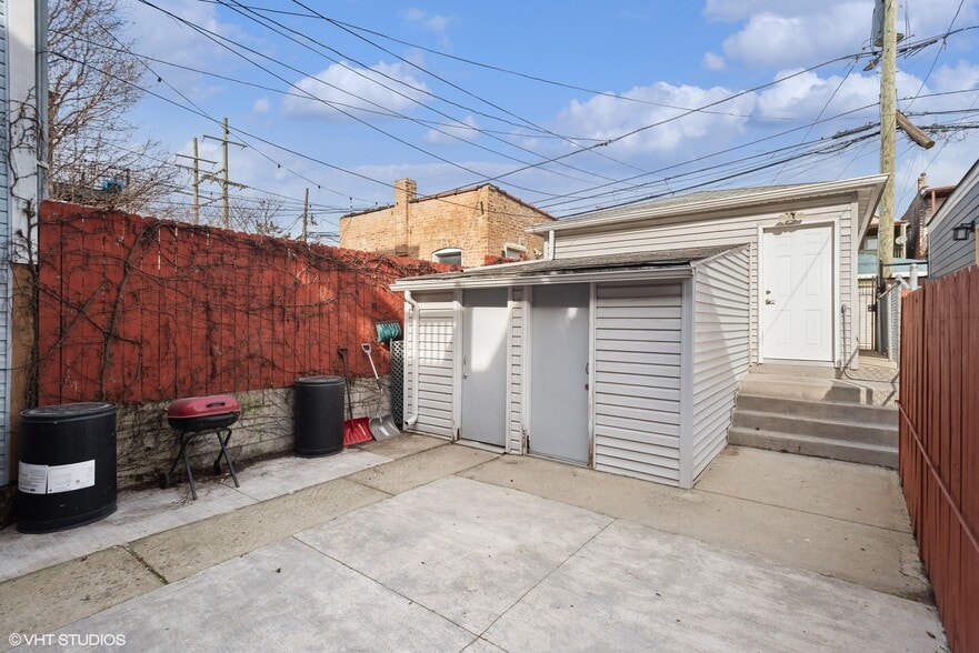 Building Photo - 2446 W Taylor St