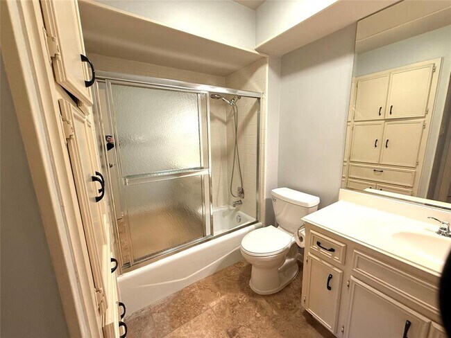 Building Photo - 6503 Robbie Creek Cove