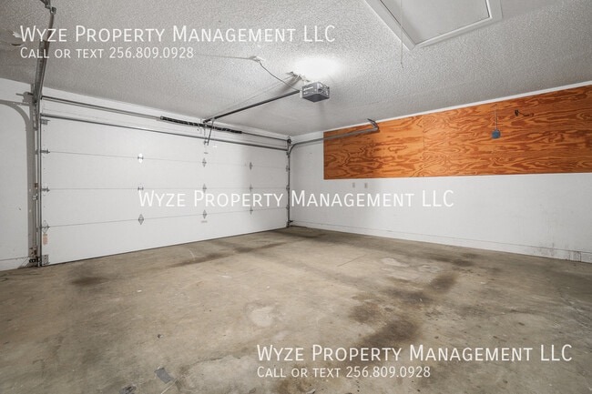 Building Photo - 2202 Manchester Cir SW